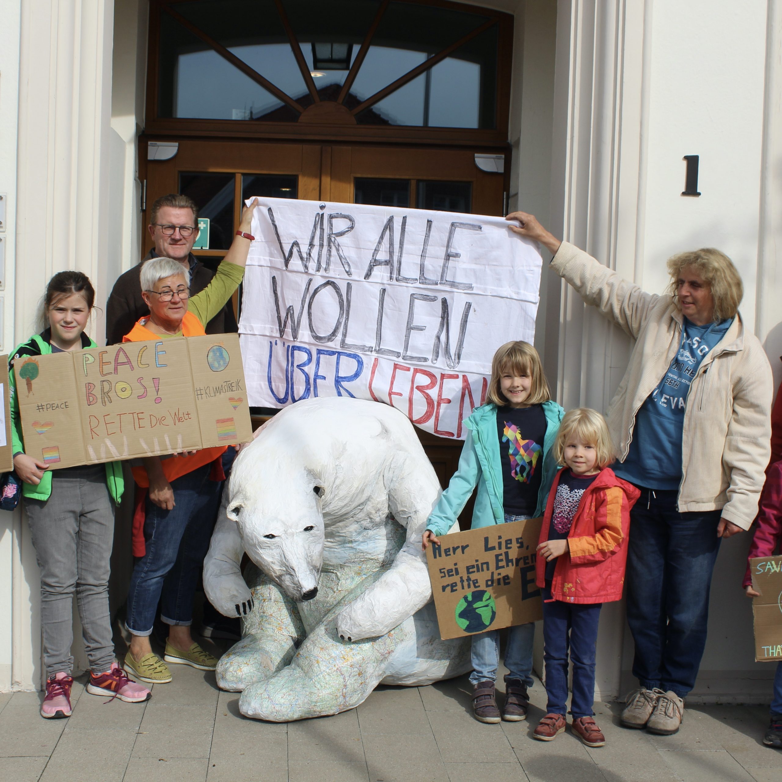 Die Klimaschutz Gruppe der Agenda Varel war in Zetel auf einer Demonstration.